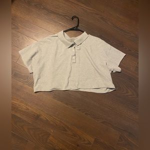 Cute grey top, nice and lightweight, good for the gym or just to chill